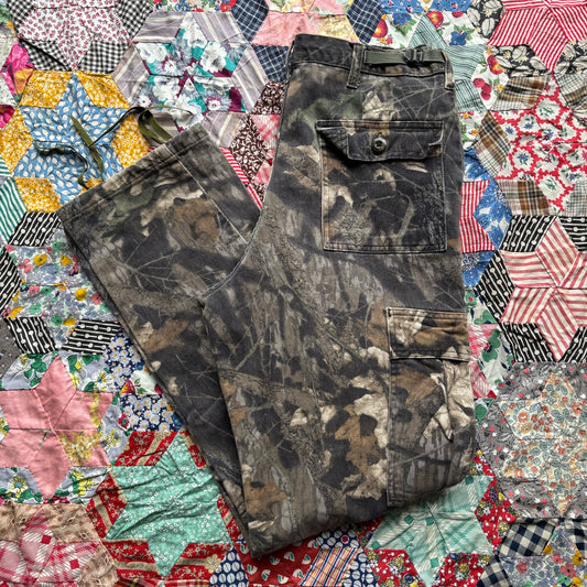 Vintage Distressed Real Tee Cargo Pants. Medium